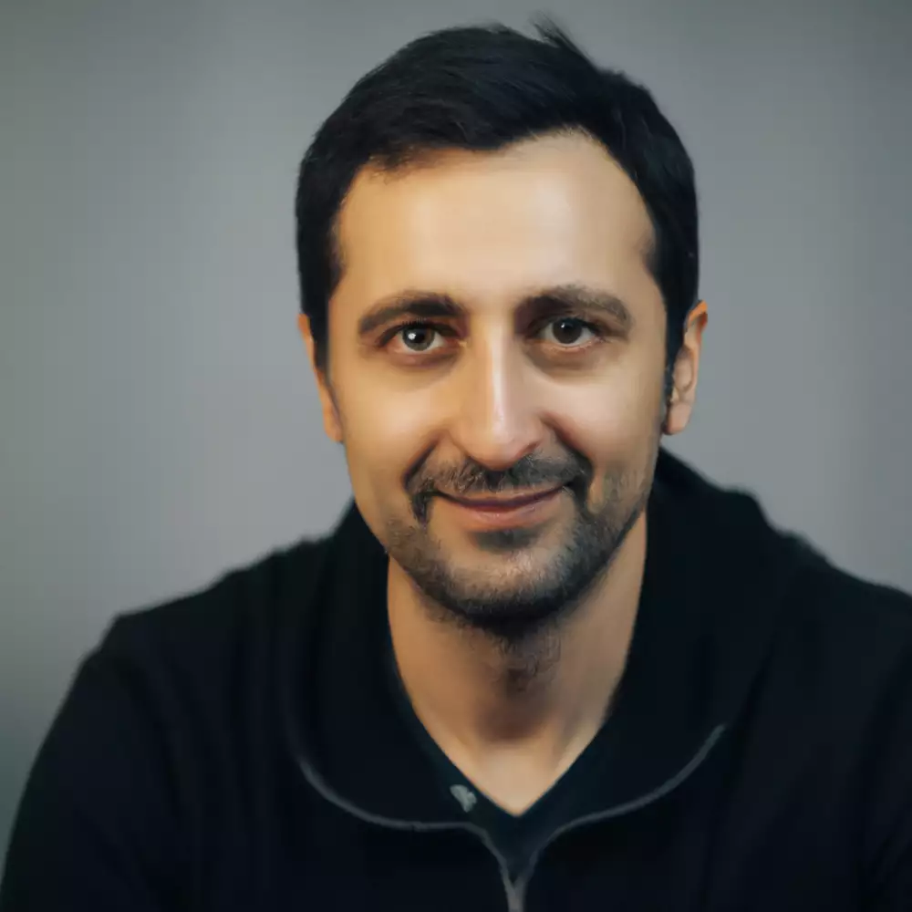 Viktor Novák.